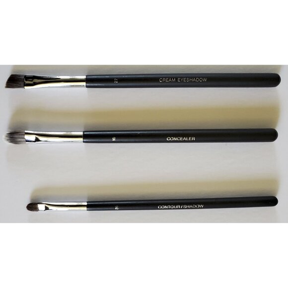 Set of 3 Chanel Makeup Brushes - velvet brush sleeves, drawstring bag - Picture 6 of 14